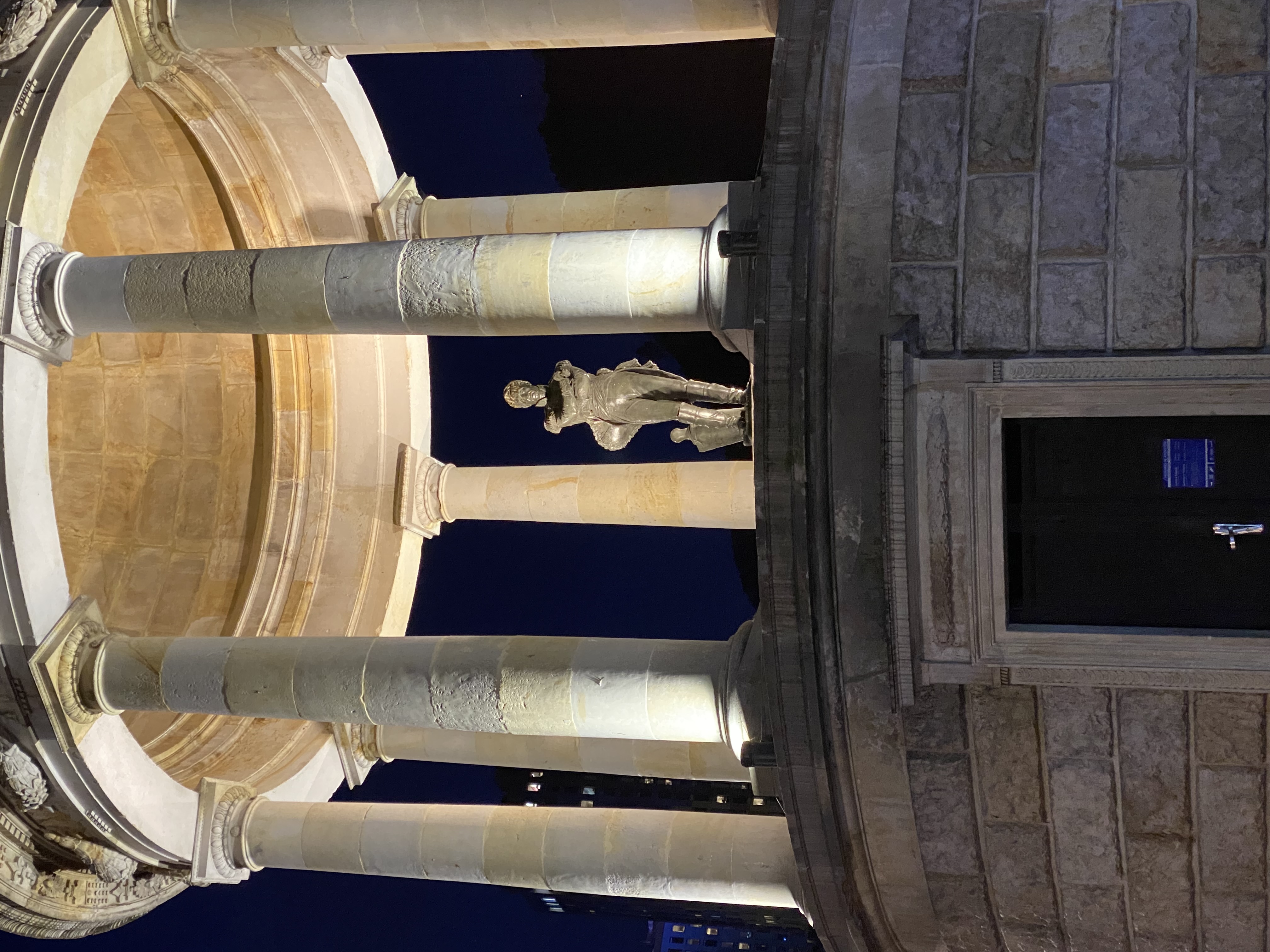 Monument at night, Bogotá